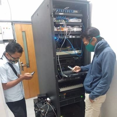 Setup Server Rack Data Center